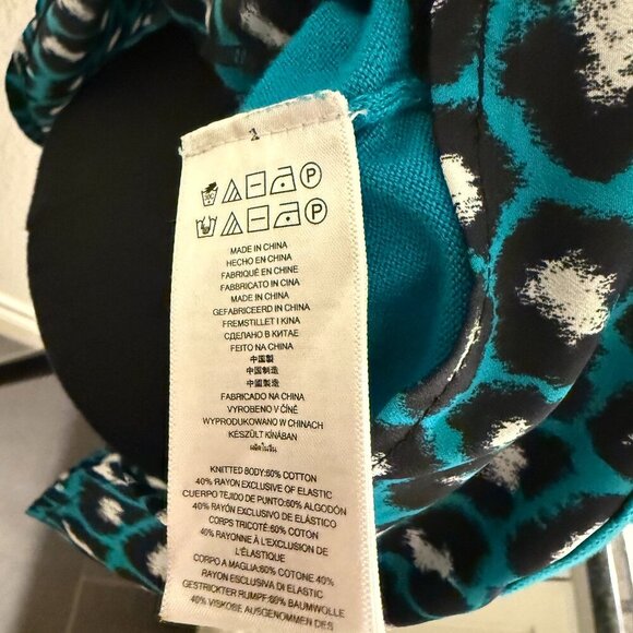 XL Michael Kors teal light sweater with leopard print on bottom with two buttons - Picture 5 of 7